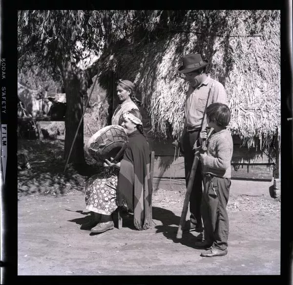Mapuches  [fotografía] Armindo Cardoso.