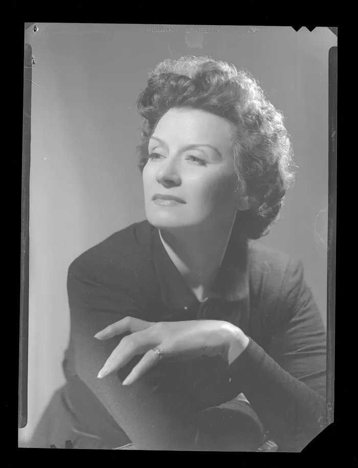 [Teresa León]  [fotografía] Alfredo Molina Lahitte.