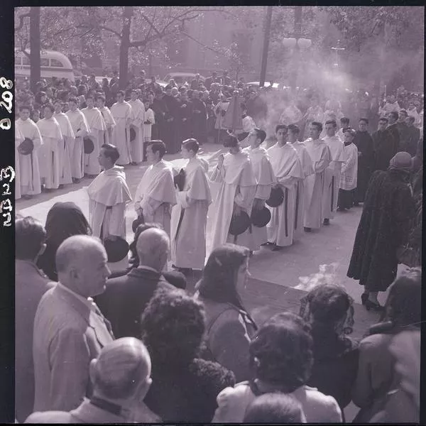 [Procesión religiosa en Santiago]  [fotografía] Ignacio Hochhäusler.