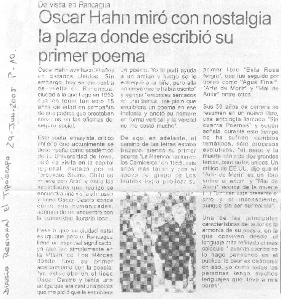 Oscar Hahn miró con nostalgia la plaza donde escribió su primer poema.  [artículo]
