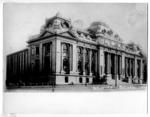 [Edificio Biblioteca Nacional, fachada actual]  [fotografía].