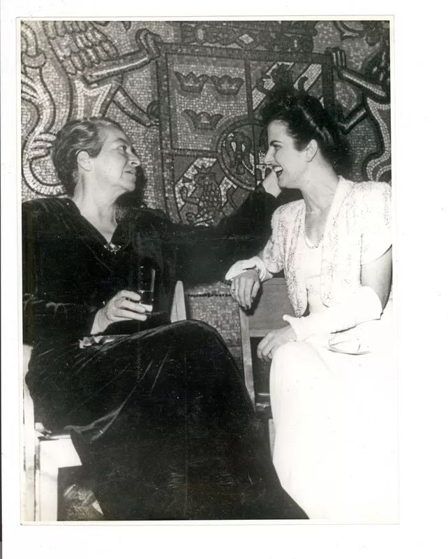 [Ceremonia de entrega del Premio Nobel de Literatura a Gabriela Mistral]  [fotografía]