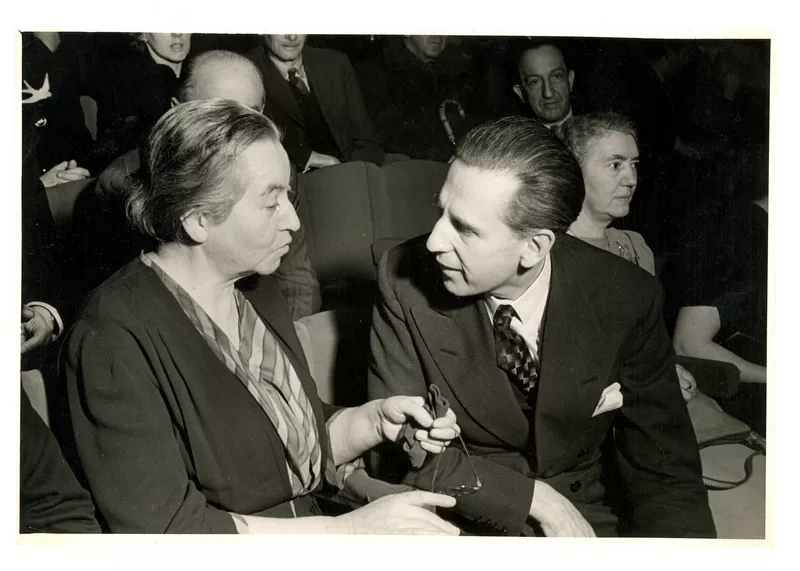 [Gabriela Mistral y William Haley]  [fotografía]