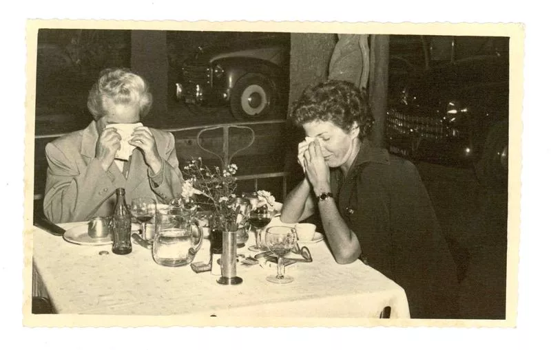 [Gabriela Mistral y Doris Dana en Italia]  [fotografía].