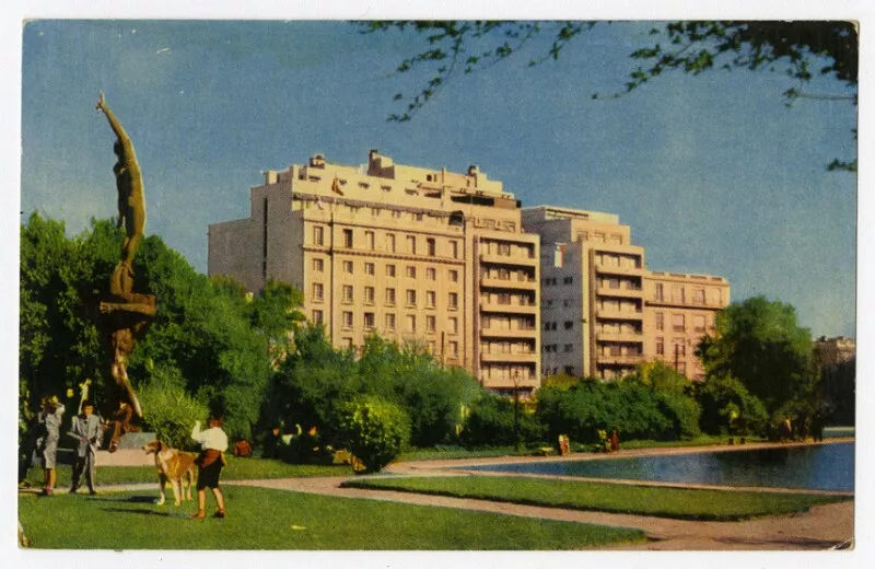 Santiago - Barrio residencial Providencia  [fotografía] Coda y Cía.