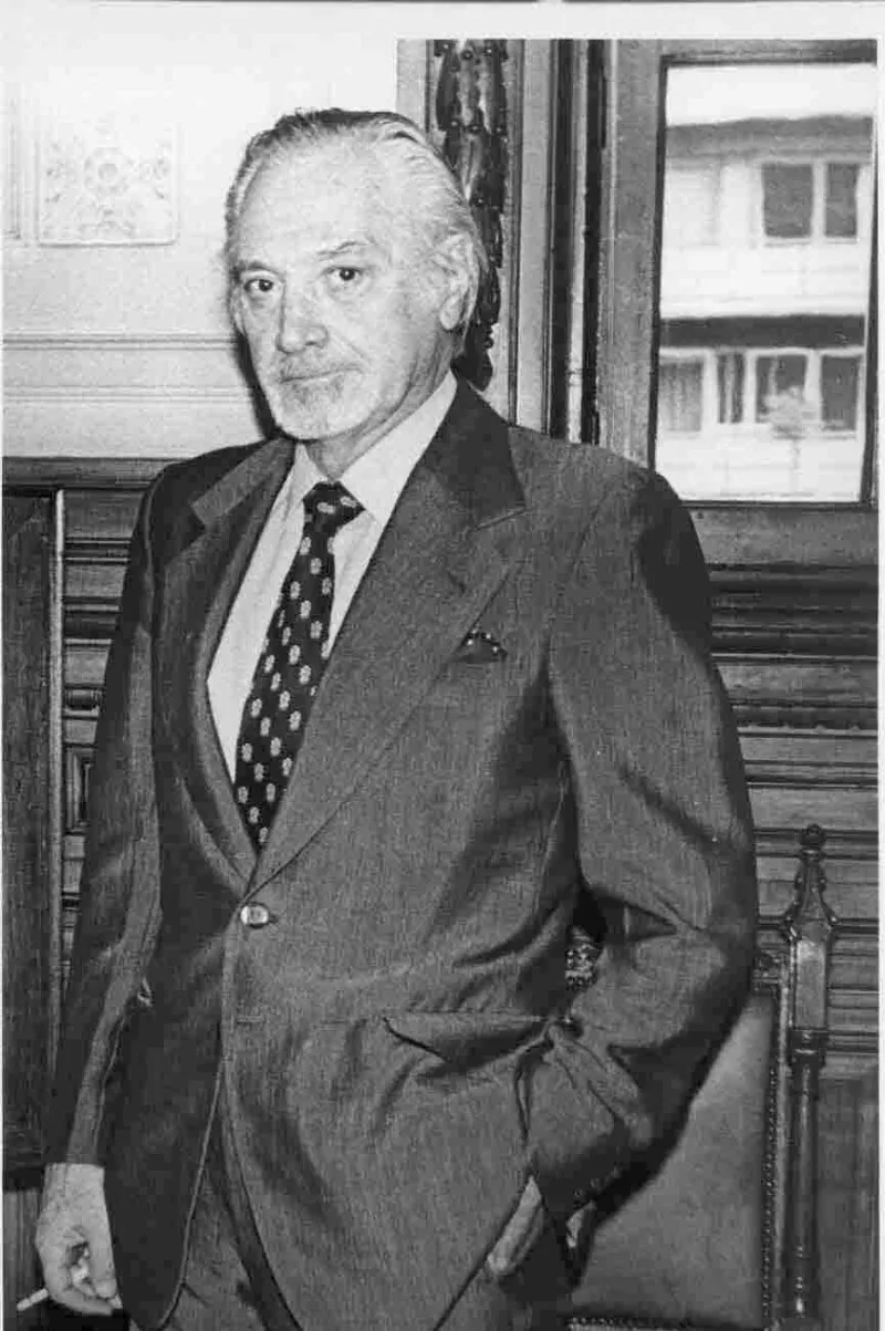 Enrique Campos Menéndez  [fotografía].