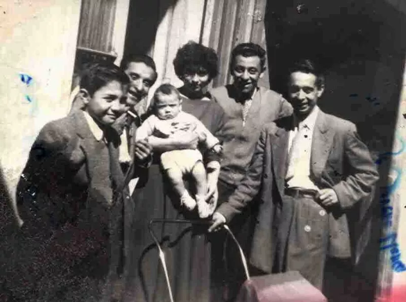 Rolando Cárdenas y familiares  [fotografía].