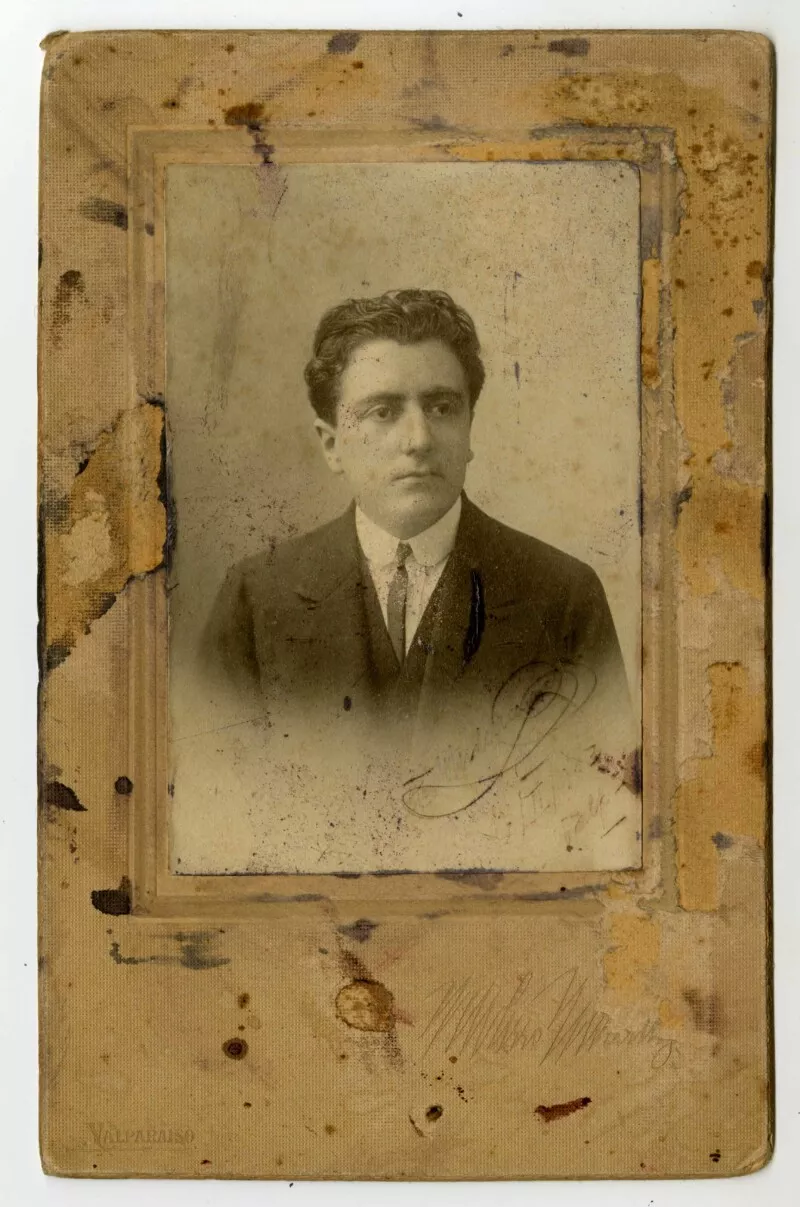 Luis Undurraga  [Fotografía].