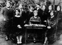 Mujeres y profesiones universitarias (1900-1950)