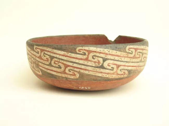 Plato (arqueológico y etnográfico)