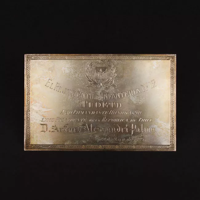 Placa conmemorativa al Presidente Arturo Alessandri Palma del Regimiento de Pudeto