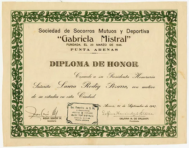 Diploma concedido a Laura Rodig 