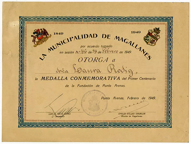 Diploma concedido a Laura Rodig 
