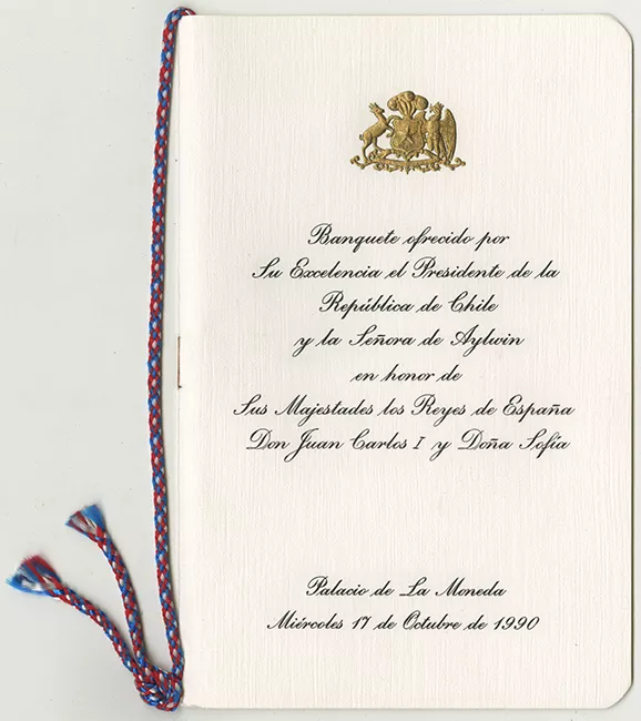 Menú de banquete ofrecido por Patricio Aylwin, presidente de Chile a los Reyes de España 