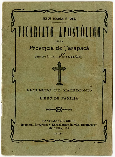 Libro de familia y recuerdo del matrimonio de Crispín Uriarte y Matilde Castañeda
