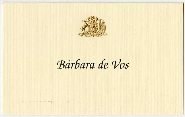 Tarjeta de mesa de Bárbara de Vos de la cena en honor al Principe Carlos de Gales y la Duquesa Camilla de Cornwall
