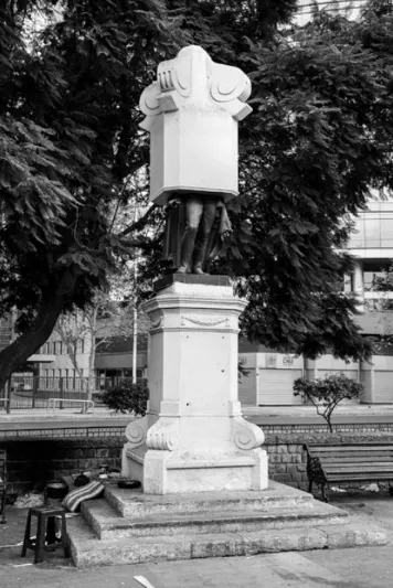Monumento editado. Serie prócer de pie N°1 (B)