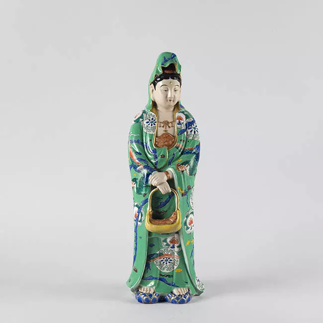 Guanyin con cesta de pescado