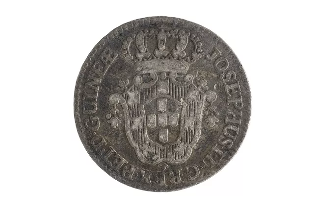 Moneda angoñela de dos macutas