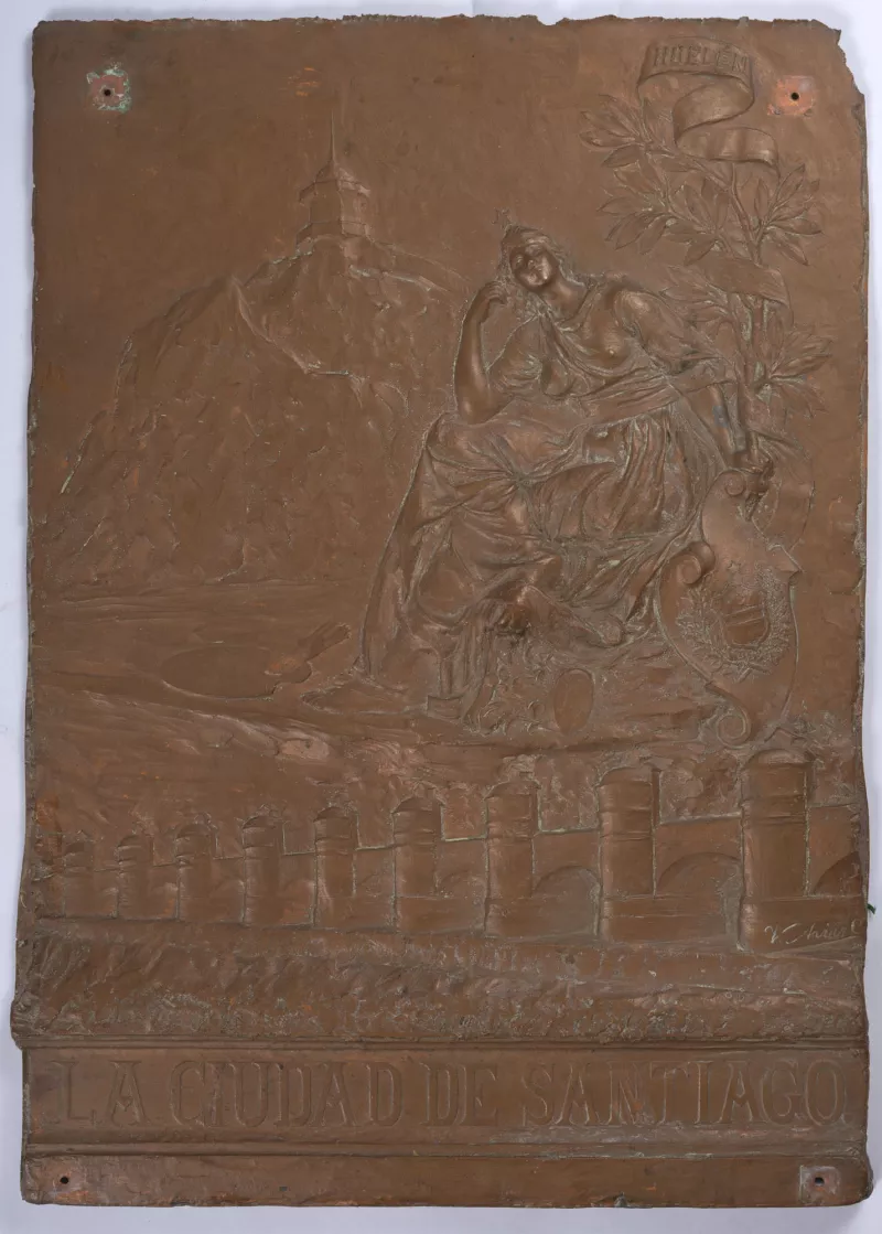 Relieve con alegoría de Santiago
